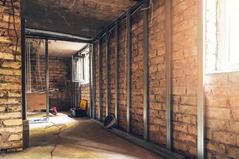 Comment poser les éléments porteurs d'une maison à Muret ?